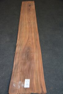 Santos palissander Furnier 214 x 26-29 cm | 0.6 mm | 0,5885m² Santos palissander Furnier 214 x 26-29 cm | 0.6 mm | 0,5885m²