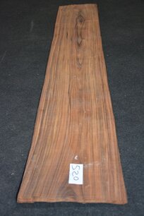Swietenia-Mahagoni Furnier 242 x 44-45 cm | 0.6mm | 1,077m2 Swietenia-Mahagoni Furnier 242 x 44-45 cm | 0.6mm | 1,077m2