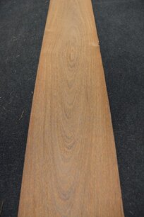 Braunholz Furnier 325 x 19-22 cm | 0.6mm | 0,666m² Braunholz Furnier 325 x 19-22 cm | 0.6mm | 0,666m²