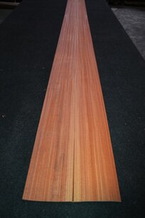 Rosenholz Furnier 307 x 11-14 cm | 0.6 mm |0,382 m2 | kwartiers Rosenholz Furnier 307 x 11-14 cm | 0.6 mm |0,382 m2 | kwartiers