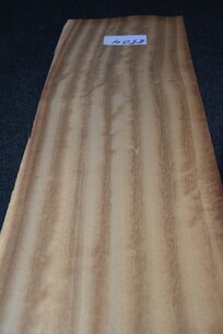 Iroko Furnier 210 x 21-22 cm | 0.6mm | 0,452 m2 Iroko Furnier 210 x 21-22 cm | 0.6mm | 0,452 m2