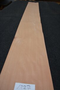 Buchenholz Furnier 224 x 21-25 cm| 0.6mm | 0,515m² Buchenholz Furnier 224 x 21-25 cm| 0.6mm | 0,515m²