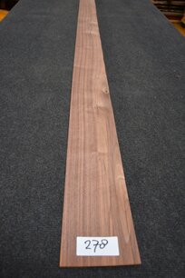 Amerikanischer Nussbaum Furnier 235 x 11-13 cm | 0.6mm | 0,282m² Amerikanischer Nussbaum Furnier 235 x 11-13 cm | 0.6mm | 0,282m²