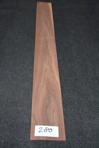 Amerikanischer Nussbaum Furnier 114 x 11-12 cm | 0.6mm | 0,131m² Amerikanischer Nussbaum Furnier 114 x 11-12 cm | 0.6mm | 0,131m²