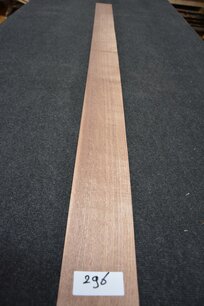 Amerikanischer Nussbaum Furnier 190 x 10-12 cm | 0.6mm | 0,209m² Amerikanischer Nussbaum Furnier 190 x 10-12 cm | 0.6mm | 0,209m²