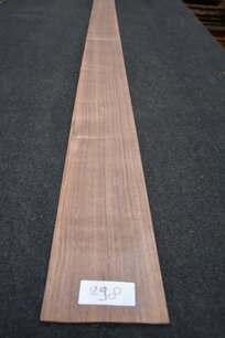 Amerikanischer Nussbaum Furnier 200 x 12-16 cm | 0.6mm | 0,322m² Amerikanischer Nussbaum Furnier 200 x 12-16 cm | 0.6mm | 0,322m²