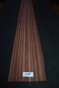 Sipo-Mahagoni Furnier 250 x 26 cm | 0.6mm | 0,650m² Sipo-Mahagoni Furnier 250 x 26 cm | 0.6mm | 0,650m²