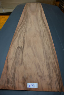 Französischer Nussbaum Furnier 260 x 46 cm | 0.6mm | 1,196m² Französischer Nussbaum Furnier 260 x 46 cm | 0.6mm | 1,196m²